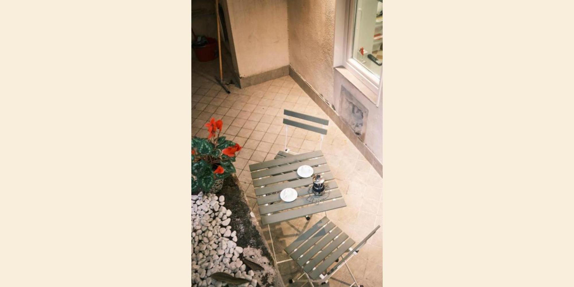 Appartement Nespolino, Piccola Casetta In Centro Storico Al Piano Terra Con Piccolo Spazio Esterno Privato Napels
